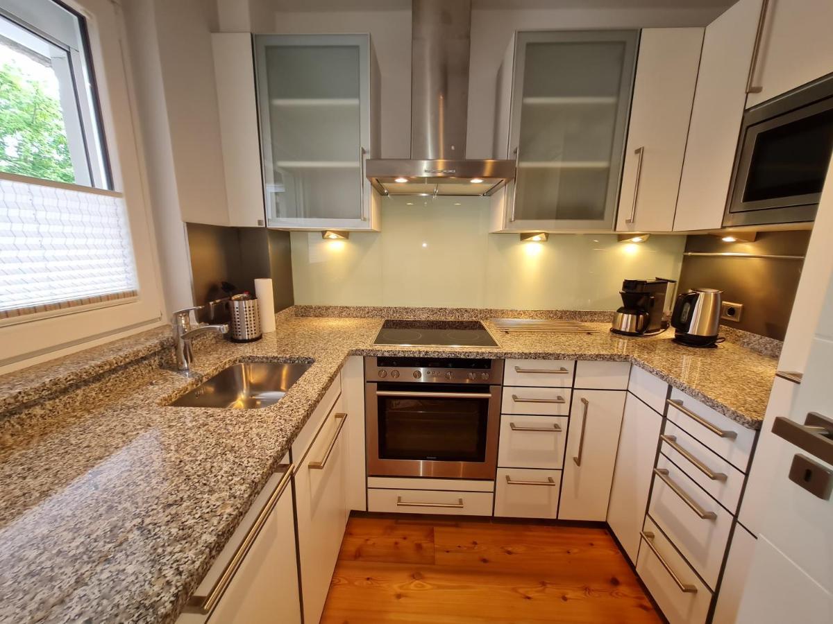 Wohnung Fleethörn - zentral, ruhig, mit Parkplatz und Balkon Kiel Exterior foto